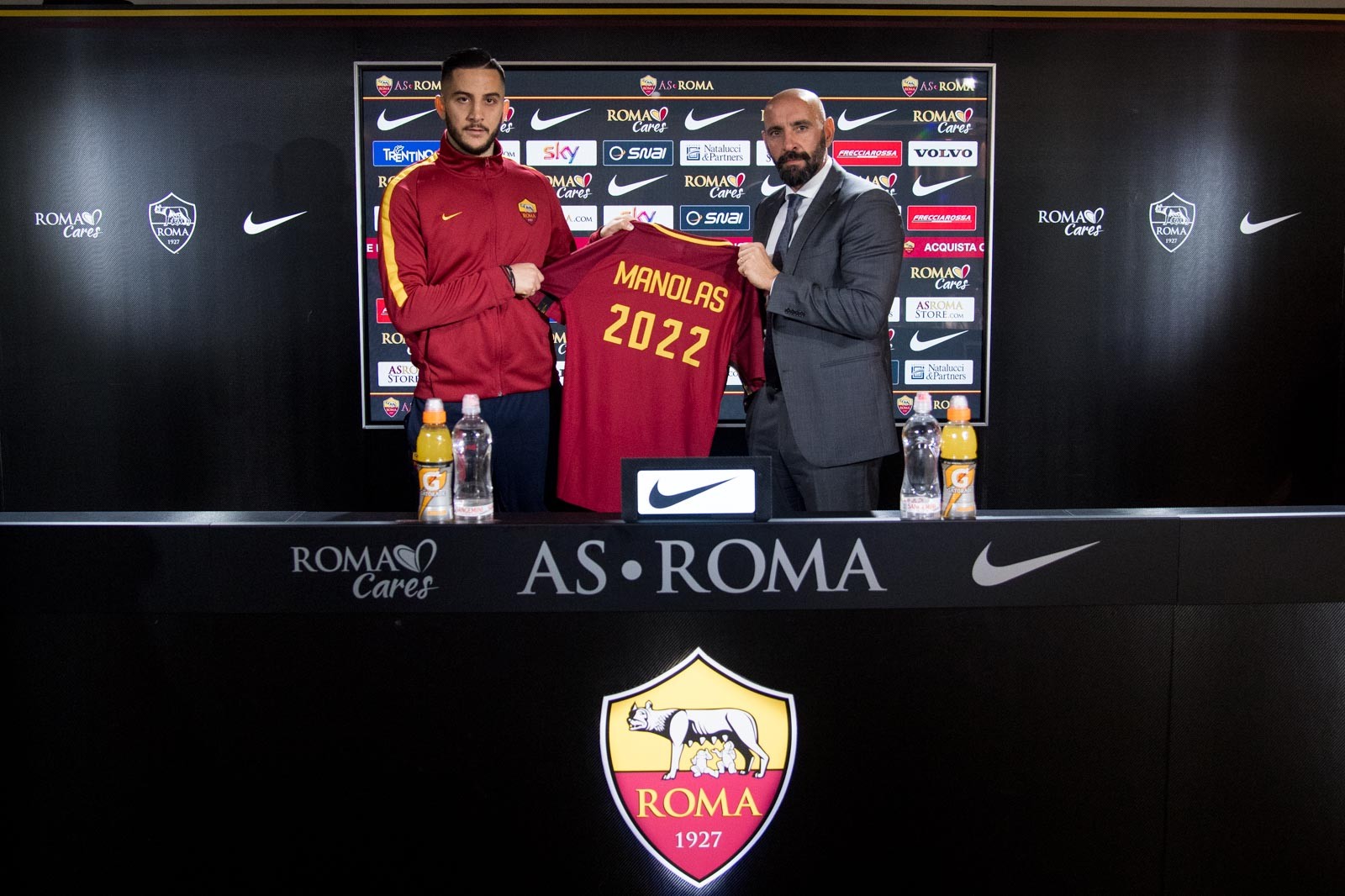 Manolas, Monchi trầm tư trong ngày ký hợp đồng  - Bóng Đá