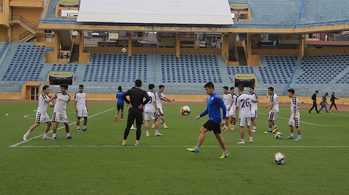 CLB Hà Nội nhận hung tin từ lá chắn thép ĐT Việt Nam trước trận tranh Siêu Cúp (Duy Mạnh) - Bóng Đá