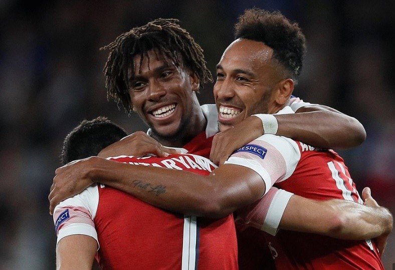 Aubameyang ghi bàn, Lacazette buồn ra mặt - Bóng Đá