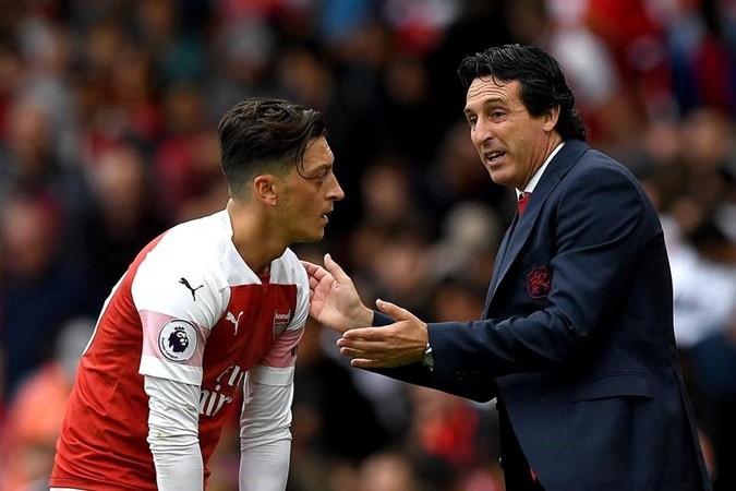 Chứng kiến Ozil thăng hoa, Emery nói gì? - Bóng Đá