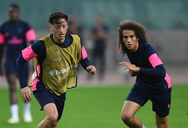 Guendouzi không muốn giống Ozil - Bóng Đá