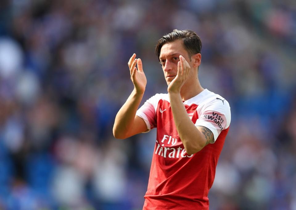 Cựu danh thủ Chelsea chỉ trích Ozil lười biếng, khiến Arsenal lụn bại - Bóng Đá