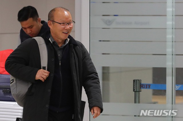 Về Hàn Quốc nghỉ ngơi, HLV Park Hang-seo nói về kỳ tích của ĐT Việt Nam - Bóng Đá