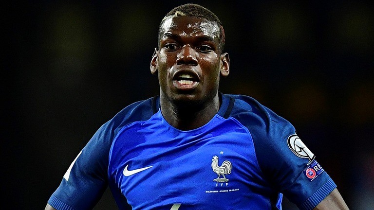 Vừa thoát khỏi Mourinho, Pogba lại nhận tin không vui từ Deschamps - Bóng Đá