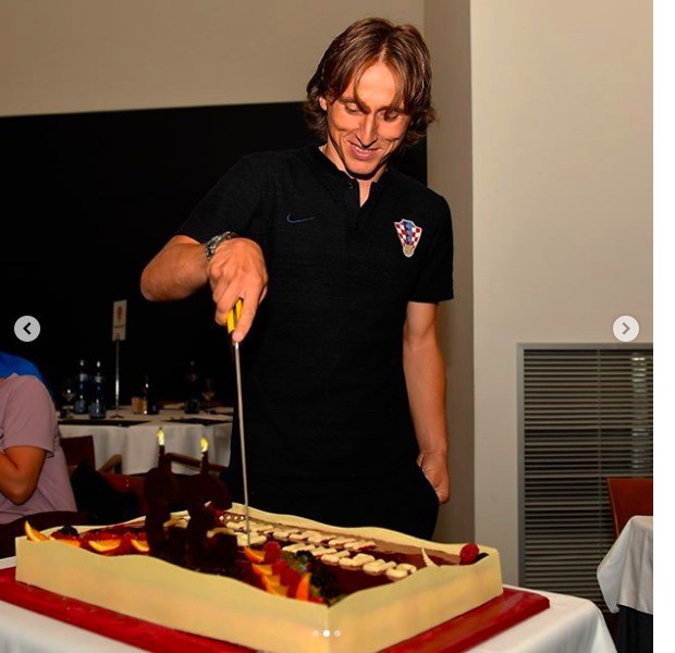 Tập trung cùng tuyển, đội trưởng Modric nhận quà khủng - Bóng Đá