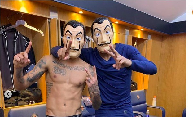 Không ở sân cỏ, PSG từng có cuộc chiến cân não như thế này - Bóng Đá