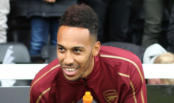 Emery lý giải vì sao Aubameyang dự bị - Bóng Đá
