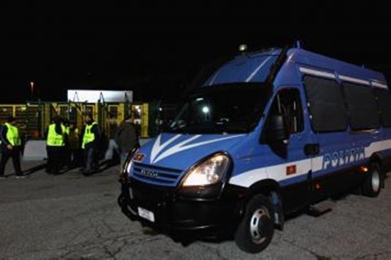 Chưa đá, CĐV Roma đã tấn công fan Chelsea - Bóng Đá