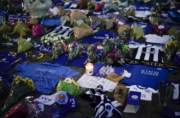 Bầu không khí tan thương bao trùm Leicester - Bóng Đá