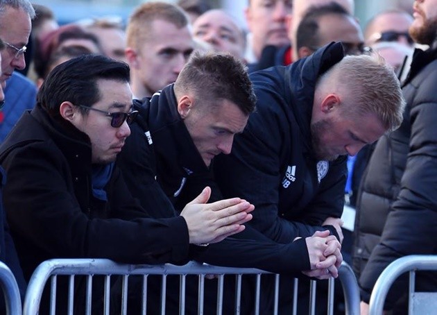 Bầu không khí tan thương bao trùm Leicester - Bóng Đá