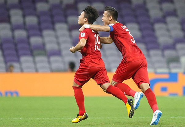 Trực tiếp ĐT Việt Nam 1-0 Yemen (H1): Quang Hải lập siêu phẩm - Bóng Đá
