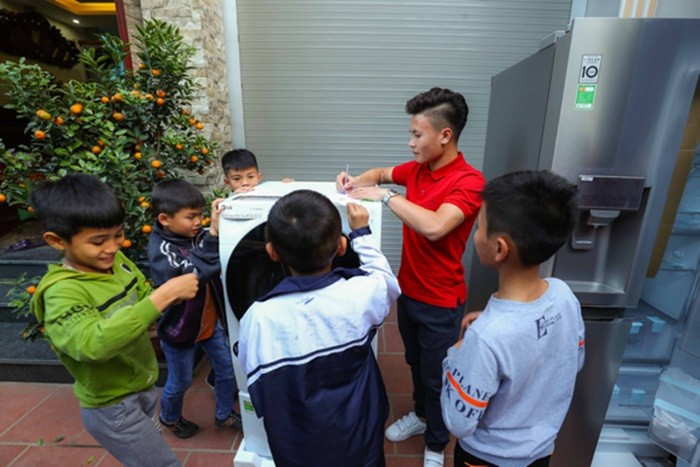 Quang Hải chuẩn bị đón Tết: “Tôi sẽ phải kiềm chế với món bánh chưng”  - Bóng Đá