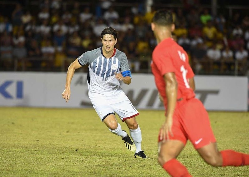 Khâu 4 mũi, thủ quân Philippines vẫn xung trận gặp ĐT Việt Nam (Phil Younghusband) - Bóng Đá