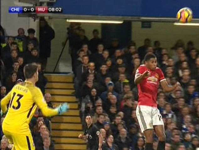 Ghi bàn hụt, Rashford bị đàn anh công kích - Bóng Đá