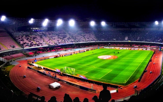 CĐV không còn tin tưởng Napoli tại Champions League? - Bóng Đá