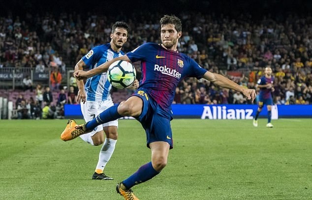 Barca ra điều khoản khủng trói chân 
