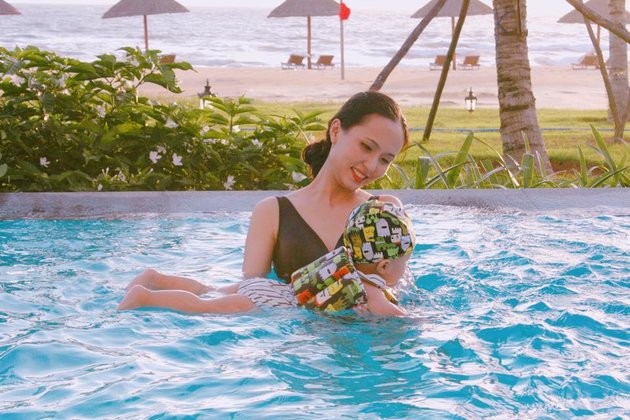 Văn Quyết - Duy Mạnh và chuyện tình cổ tích cùng hai thiên kim tiểu thư  - Bóng Đá