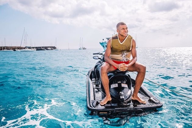 Top 5 'điều điên rồ' của Neymar khiến Kylian Mbappe thuộc nằm lòng - Bóng Đá