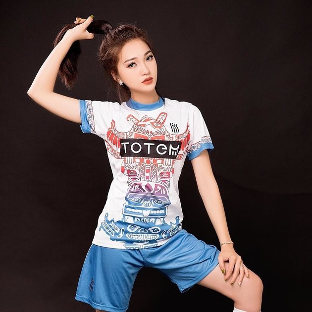 Trước thềm tứ kết, bạn gái tin đồn của Văn Đức cổ vũ U23 bằng ảnh độc - Bóng Đá
