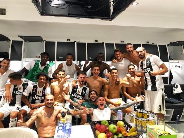 Gia đình của Ronaldo đồng lòng đẩy lùi bão scandal hiếp dâm - Bóng Đá