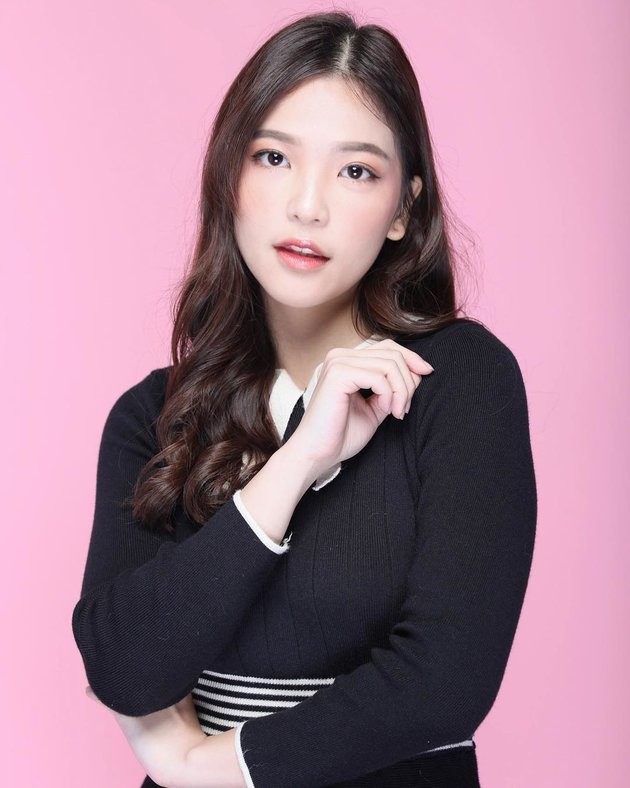 Danh tính hotgirl cổ vũ nhiệt tình đội tuyển Thái Lan - Bóng Đá