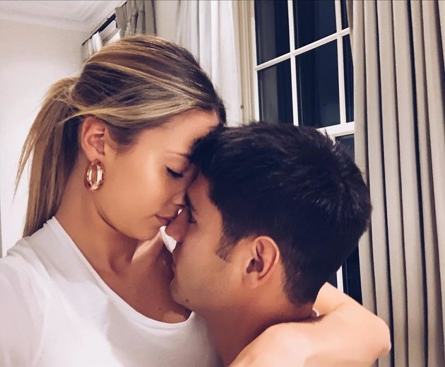 Morata được vợ tiếp sức trước thềm đại chiến với Man United - Bóng Đá