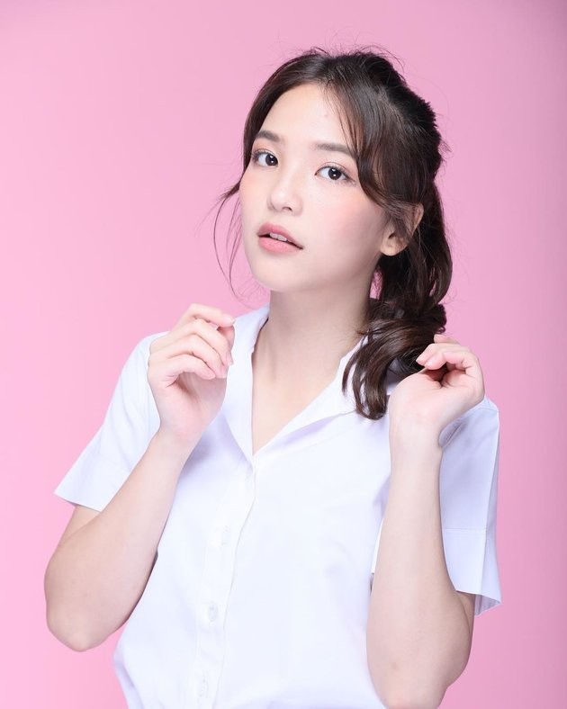 Danh tính hotgirl cổ vũ nhiệt tình đội tuyển Thái Lan - Bóng Đá