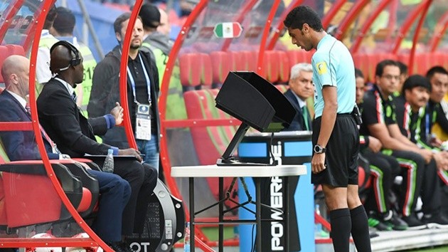 VAR chuẩn bị 'đặt chân' đến Premier League - Bóng Đá