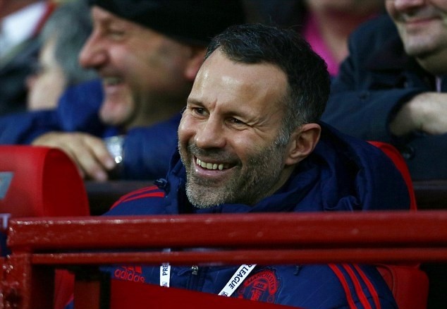 Điểm tin bóng đá Việt Nam tối 12/11: Huyền thoại Man United nhận nhiệm vụ đặc biệt ở Việt Nam - Bóng Đá
