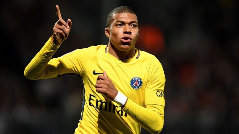 Chán bóng đá, Ronaldo đổi nghề? - Bóng Đá
