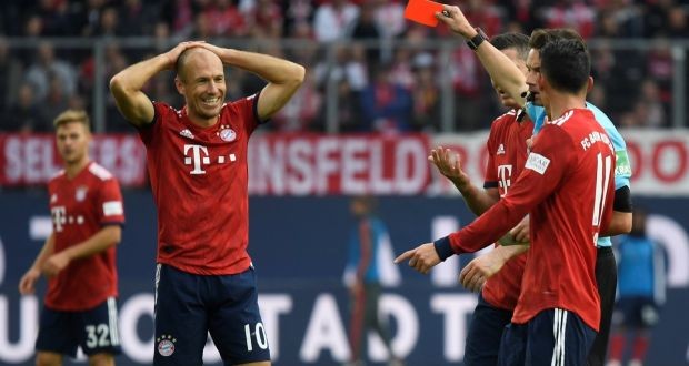 Sát thủ ghi 2 bàn, 1 kiến tạo giúp 10 người Bayern vượt khủng hoảng - Bóng Đá