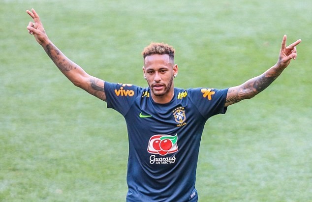 Neymar ghi siêu phẩm rồi ăn mừng như Ronaldo - Bóng Đá