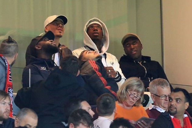 Nội bộ Man Utd chia nửa: Nhiều cầu thủ về phe Pogba, số ít ủng hộ Mourinho! - Bóng Đá