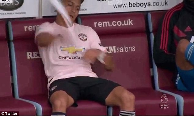 5 điều có thể bỏ lỡ ở vòng 4 Premier League: Sanchez bật Mourinho? - Bóng Đá