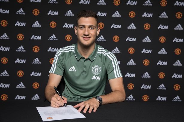 Mourinho hé lộ khả năng ra sân của Dalot - Bóng Đá