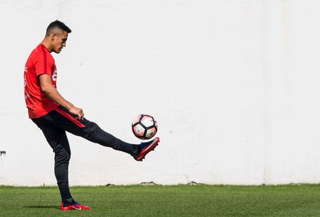 Hỏng ăn 11m, Sanchez như nổi khùng khi Chile thất trận - Bóng Đá