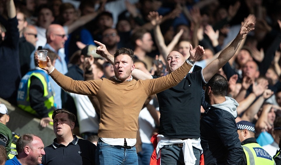 Ghi bàn kịch tính phút chót, Leeds của 'phù thủy' Bielsa tiếp tục ngự trị trên đỉnh - Bóng Đá