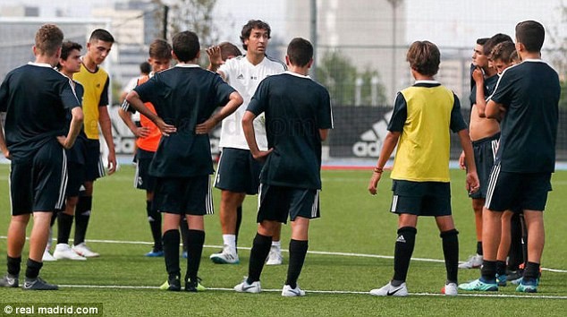 Raul chính thức tiếp bước con đường của Zinedine Zidane - Bóng Đá