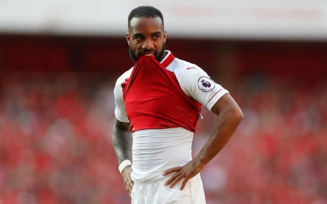 Lacazette nổi sung, bật lại HLV Emery khi bị thay ra sân - Bóng Đá