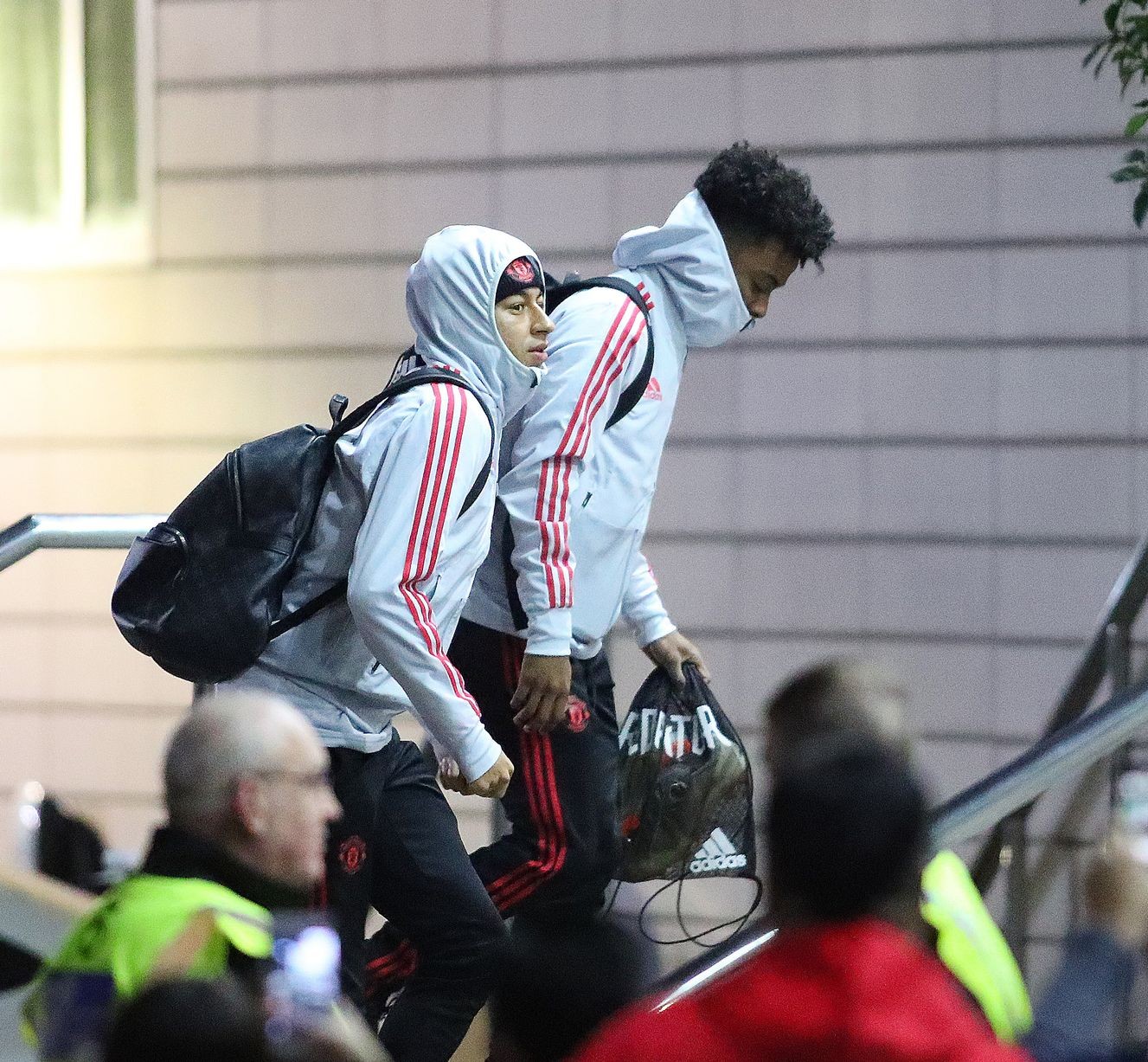 Ảnh Man Utd tới khách sạn - Bóng Đá
