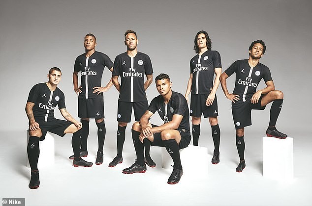 PSG tung áo đấu mới cực chất - Bóng Đá