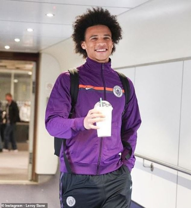 Chùm ảnh Man City hành quân tới sân Shakhtar Donetsk - Bóng Đá
