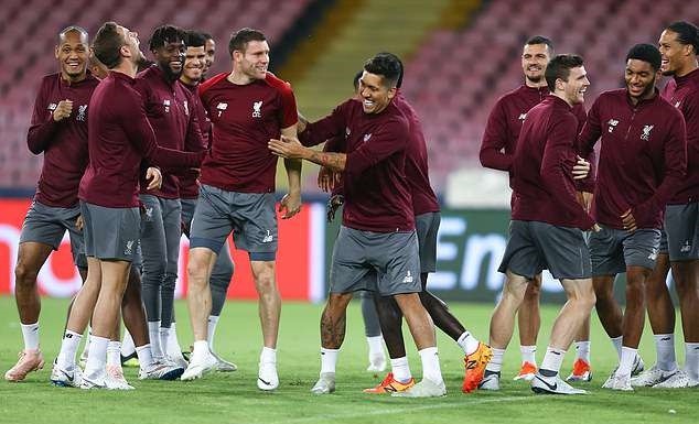 HLV Emery rê bóng điêu luyện khiến các cầu thủ Arsenal lác mắt - Bóng Đá