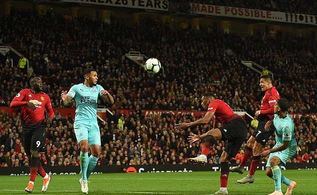 5 điều có thể bỏ lỡ trận Man Utd 3-2 Newcastle: Kỷ lục không mong muốn - Bóng Đá