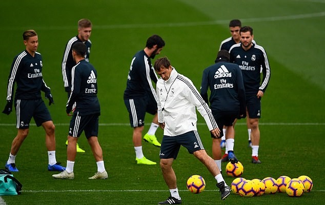 El Clasico cận kề, HLV Lopetegui và cầu thủ Real Madrid coi như không - Bóng Đá