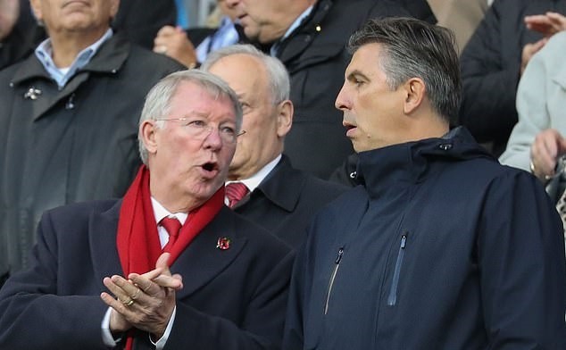 Sân Etihad đón vị khách đặc biệt đến cổ vũ Man Utd - Bóng Đá