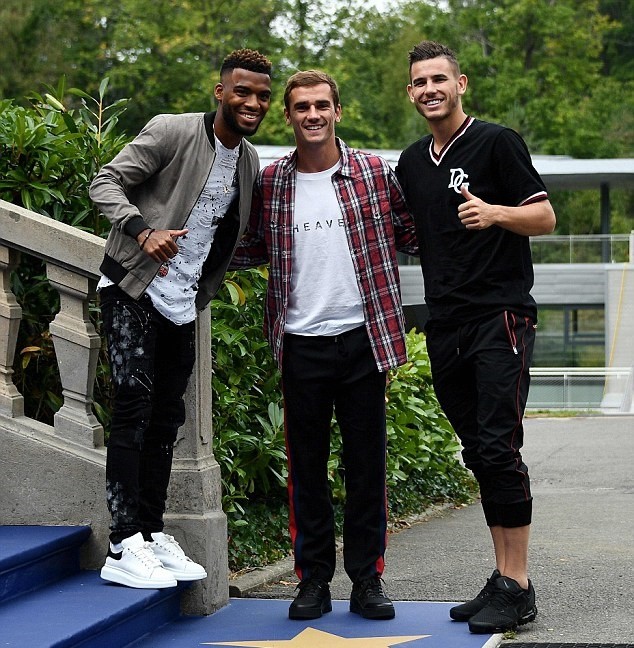 Ở M.U u sầu ra sao, Pogba lên tuyển lại thế này đây - Bóng Đá