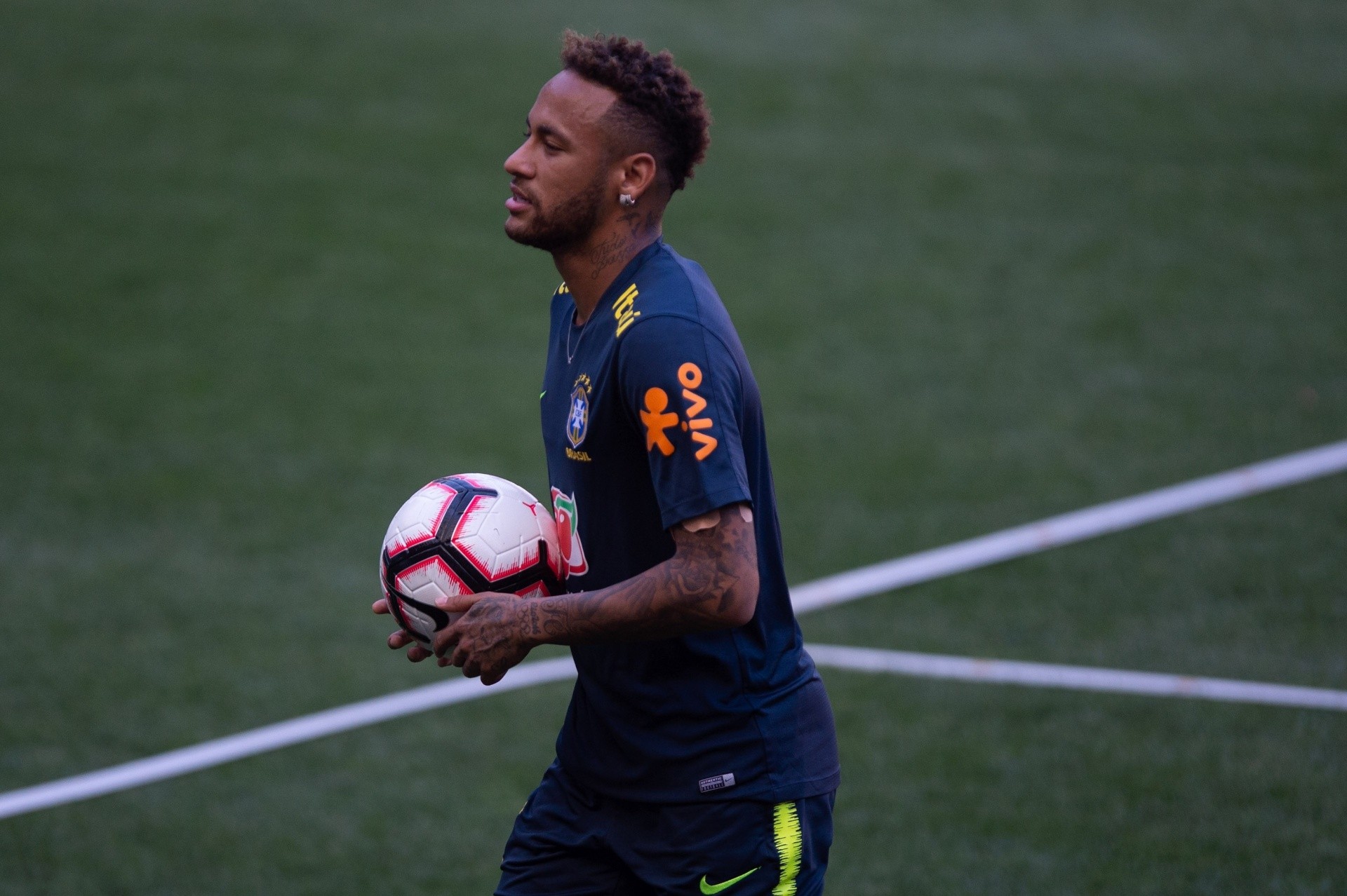 Neymar ghi siêu phẩm rồi ăn mừng như Ronaldo - Bóng Đá