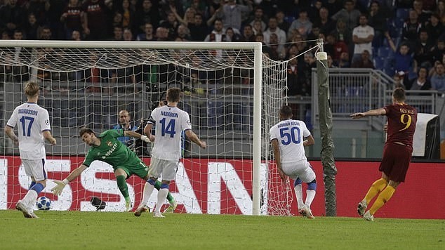 Dzeko lập cú đúp, AS phả hơi nóng vào gáy Real Madrid - Bóng Đá