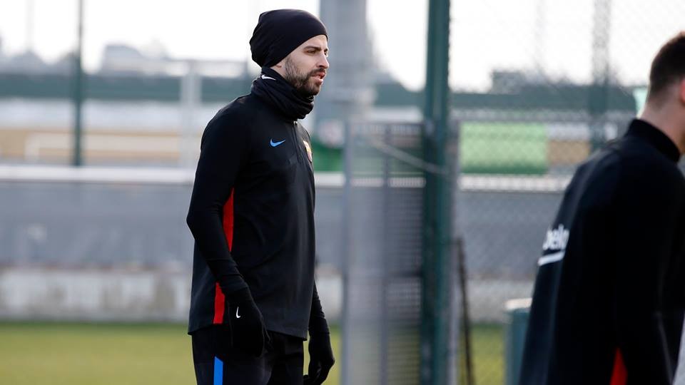 Chùm ảnh: Barcelona tập luyện - Bóng Đá